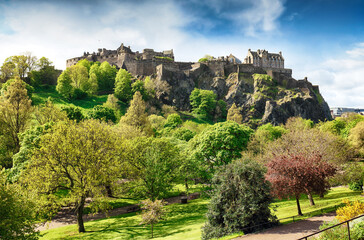 Fototapeta na wymiar Edinburgh Castle with green garden, Scotland
