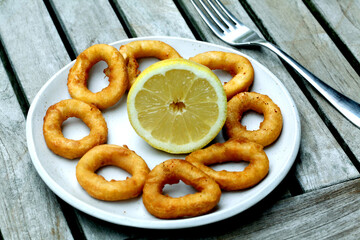Fried calamari rings