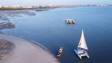 Barcos na Ponta d'Areia Praia de São Luis do Maranhão