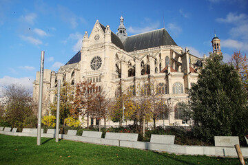 Fototapeta premium Saint-Eustache cathedral facade in Paris, France 
