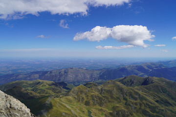 Vue sur la vallée de Bagnères de Bigorre depuis le sommet du Pic du Midi