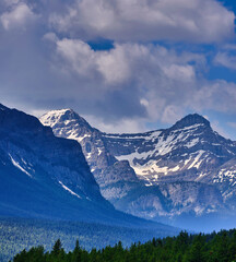 Fototapeta na wymiar The rugged granite peaks of the Canadian Rockies