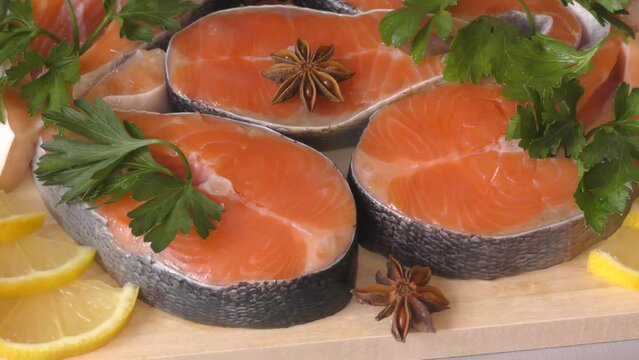 Trout steak (Latin. Salmo trutta) with fresh vegetables