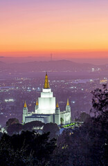 Fototapeta na wymiar Oakland California Temple at Night
