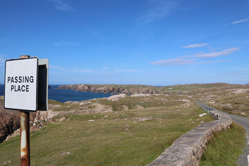Passing Place Schild auf Single Track Road, Äußere Hebriden