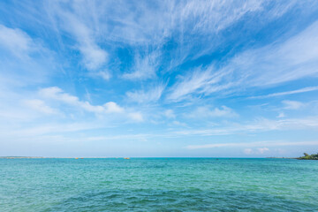 沖縄県宮古島伊良部島の佐和田の浜の満潮風景