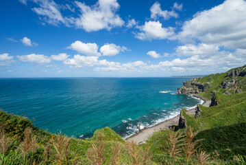 積丹ブルーの大海原 神威岬の入り江