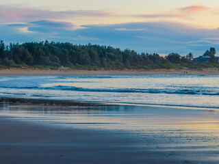 Obraz premium Aerial sunrise at the beach