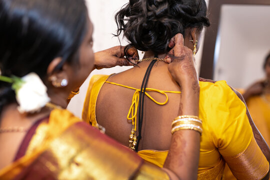 South Indian Tamil bride's getting ready close ups