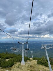 Fototapeta na wymiar cable car on the mountain