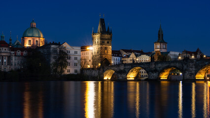 Fototapeta premium a quiet place in a naisy city - Ein stiller Platz in einer lauten Stadt