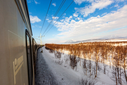 In viaggio con il Polar express da Stoccola a Kiruna nella Lapponia Svedese. Viaggio di notte in treno