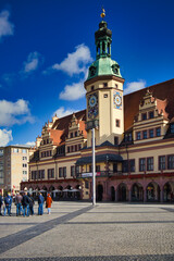 Obraz premium Detailansicht des Alten Rathauses am Marktplatz mit Rathausturm und Renaissance-Fassade bei sonnigem Wetter, Leipzig, Sachsen, Deutschland