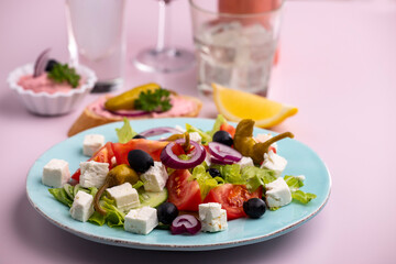 geek salad with feta cheese