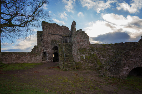 Burgruine Hohnstein Ruine einer H&ouml;henburg im Naturpark S&uuml;dharz 