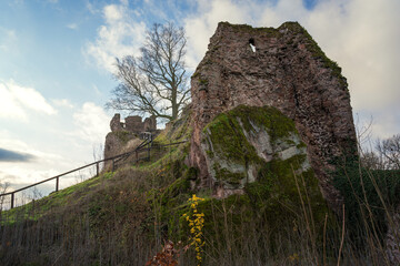 Burgruine Hohnstein Ruine einer Höhenburg im Naturpark Südharz 