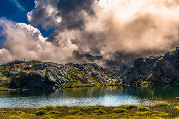 I laghi del Longet al confine tra la provincia di Cuneo e l’Alta Provenza