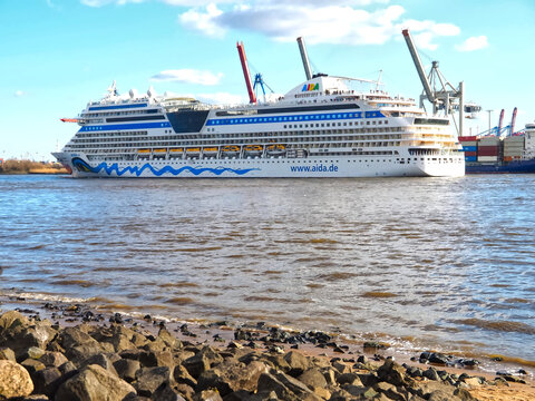 Cruise ship Aida Sol in Hamburg
