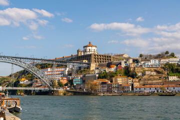 Vue sur le pont Dom-luis et le monastère, Porto, Portugal