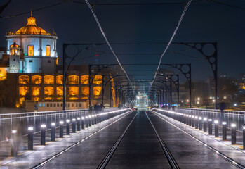 Fototapeta premium Pont Dom-Luis de nuit, Porto, Portugal