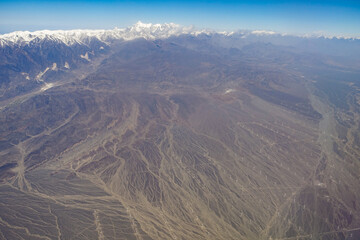 空から見た中国ウルムチの山々