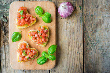 Bruschetta with Fresh Tomato, Garlic and Basil Salsa