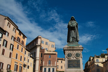 Fototapeta na wymiar Escultura Giordano Bruno, Campo de Fiori, Roma