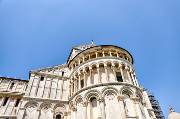 Fototapeta premium Pisa, Italy - July 24, 2022: Architectural details of the leaning tower of Pisa 