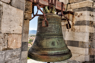 Fototapeta premium Pisa, Italy - July 24, 2022: Architectural details of the leaning tower of Pisa 