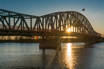 Fototapeta na wymiar most na Odrze w Gryfinie