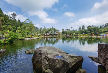 Obraz premium Tropical Lake View