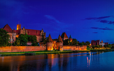 Fototapeta premium Malbork Castle at night
