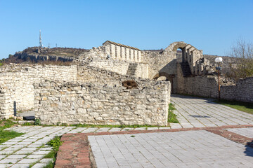 Obraz premium Ruins of medieval fortress in town of Lovech, Bulgaria