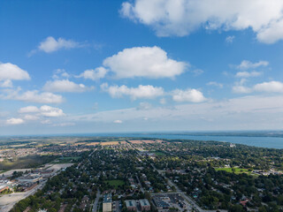 Obraz premium Barrie centennial park beginning of fall cloudy day blue skies drone pic