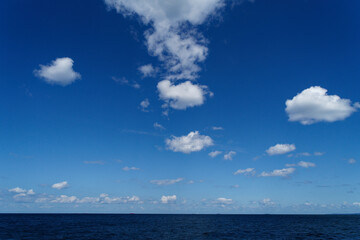 Chmury nad morze Bałtyckim.