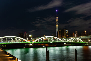 ライトアップされた隅田川厩橋と都心夜景
