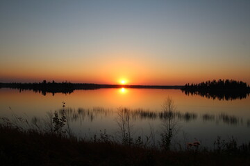 Obraz na płótnie Canvas Setting Sun On The Lake, Elk Island National Park, Alberta