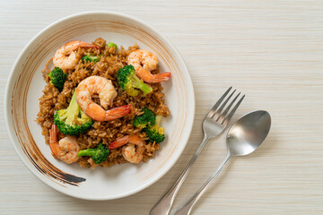 fried rice with broccoli and shrimps