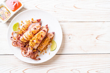 fried squid with garlic