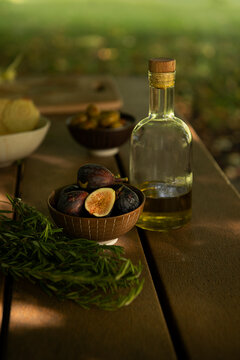 Figs and olive oil 