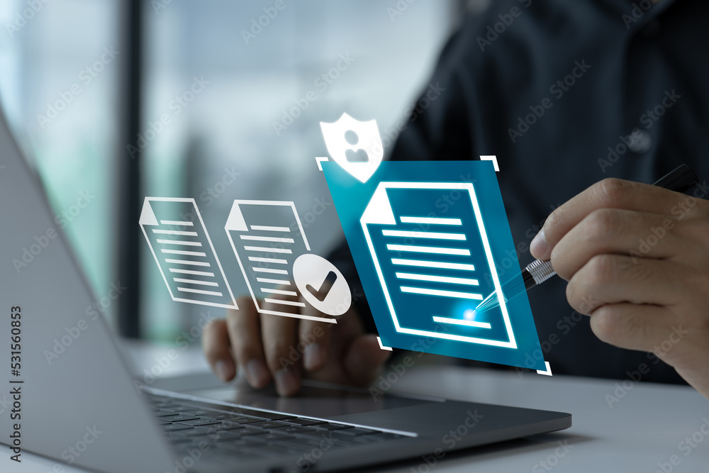 Aufkleber smart contract. data protection and privacy policy concept: a man signing a digital signature on an 