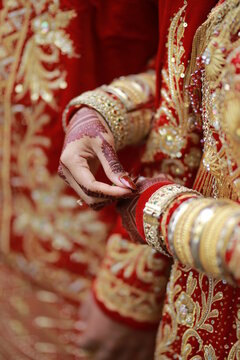henna tattoo on hands