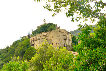 borgo fantasma di Rocchette e la fortezza di Rocchettine. Rieti, Lazio. borgo medievale abbandonato...