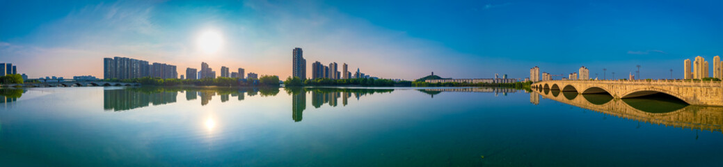 Fototapeta premium Jiuhong Bridge Urban Environment, Dalin Park, Shaoxing City, Zhejiang Province, China