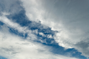 Obraz premium The sky with clouds in the morning, evening.