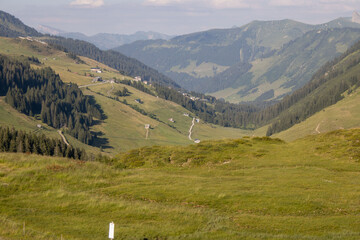 wunderschöne Berge Alpen, ,grüne Wiesen,schöne Wälder,Wandern Strecken ohne Ende,saubere Luft,Sauerstoff,Oxigen,Himmel,