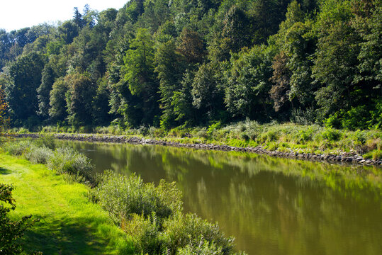 Scenic view of Thur River at rural village Andelfingen, Canton Z&uuml;rich, on a sunny summer day. Photo taken July 12th, 2022, Kleinandelfingen, Switzerland.