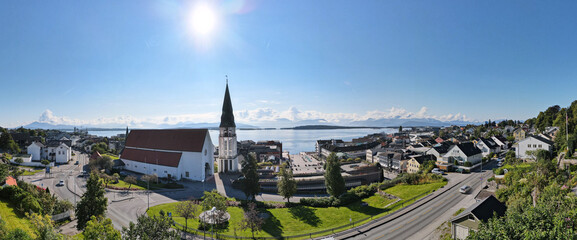 Molde Cathedral and centre of town. Molde sentrum - Molde domkirke