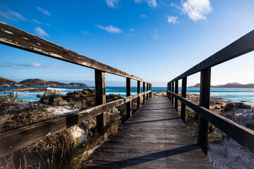 schöner sonnenuntergang am berühmten strand in lucky bay, cape-le-grand-nationalpark, westaustralien
