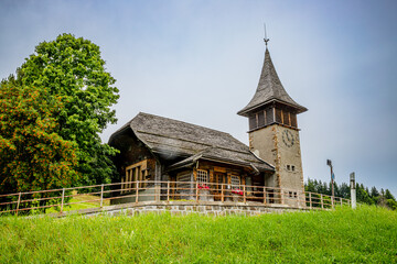 Fototapeta na wymiar La chapelle de Mosses Ormont-Dessou dans les alpes Suisse
